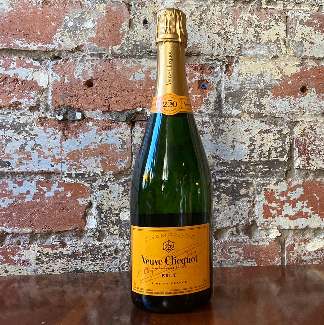 Veuve Clicquot Brut Yellow Label Champagne